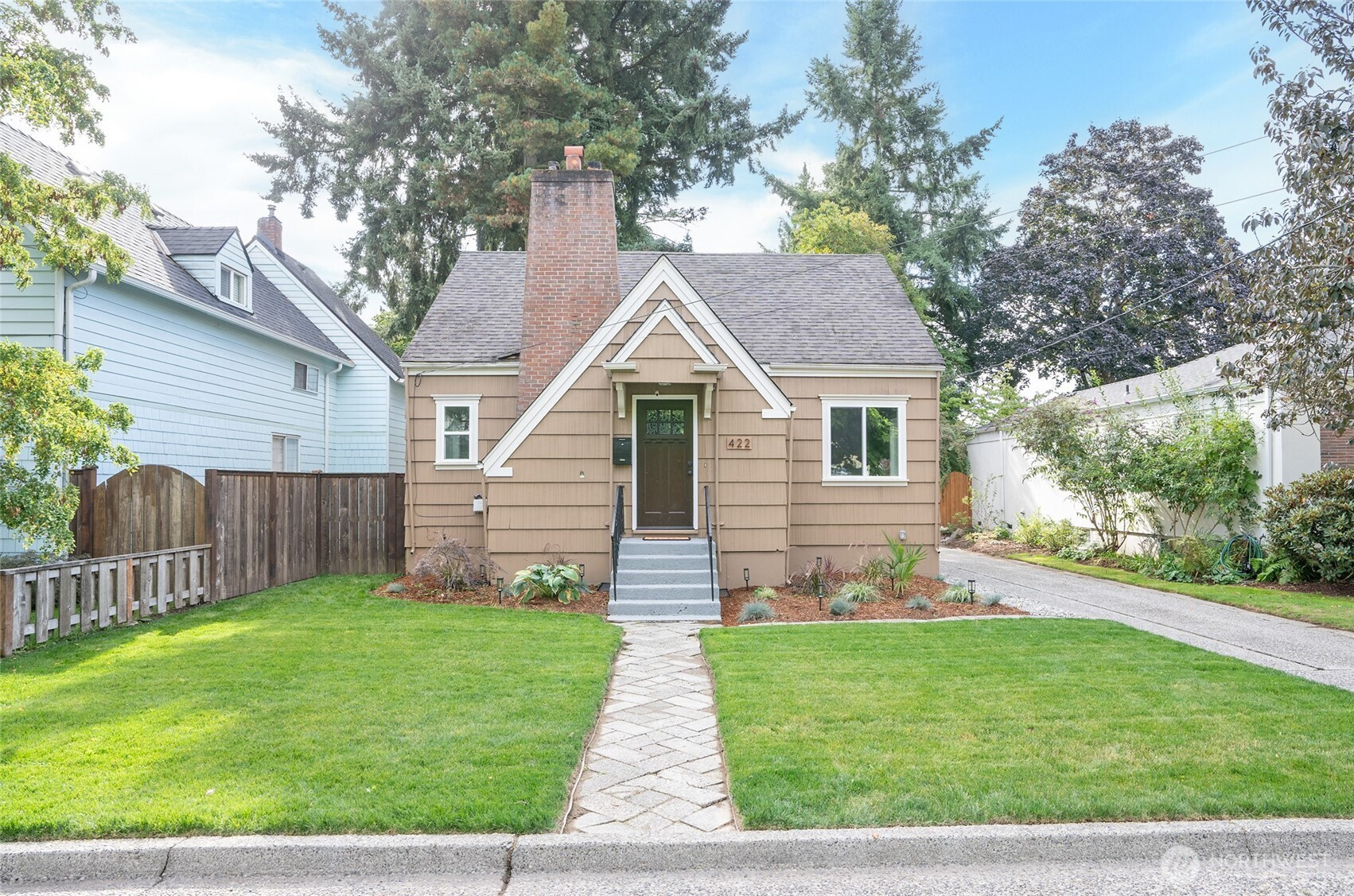 422 8th Avenue NE, Puyallup, WA 98372