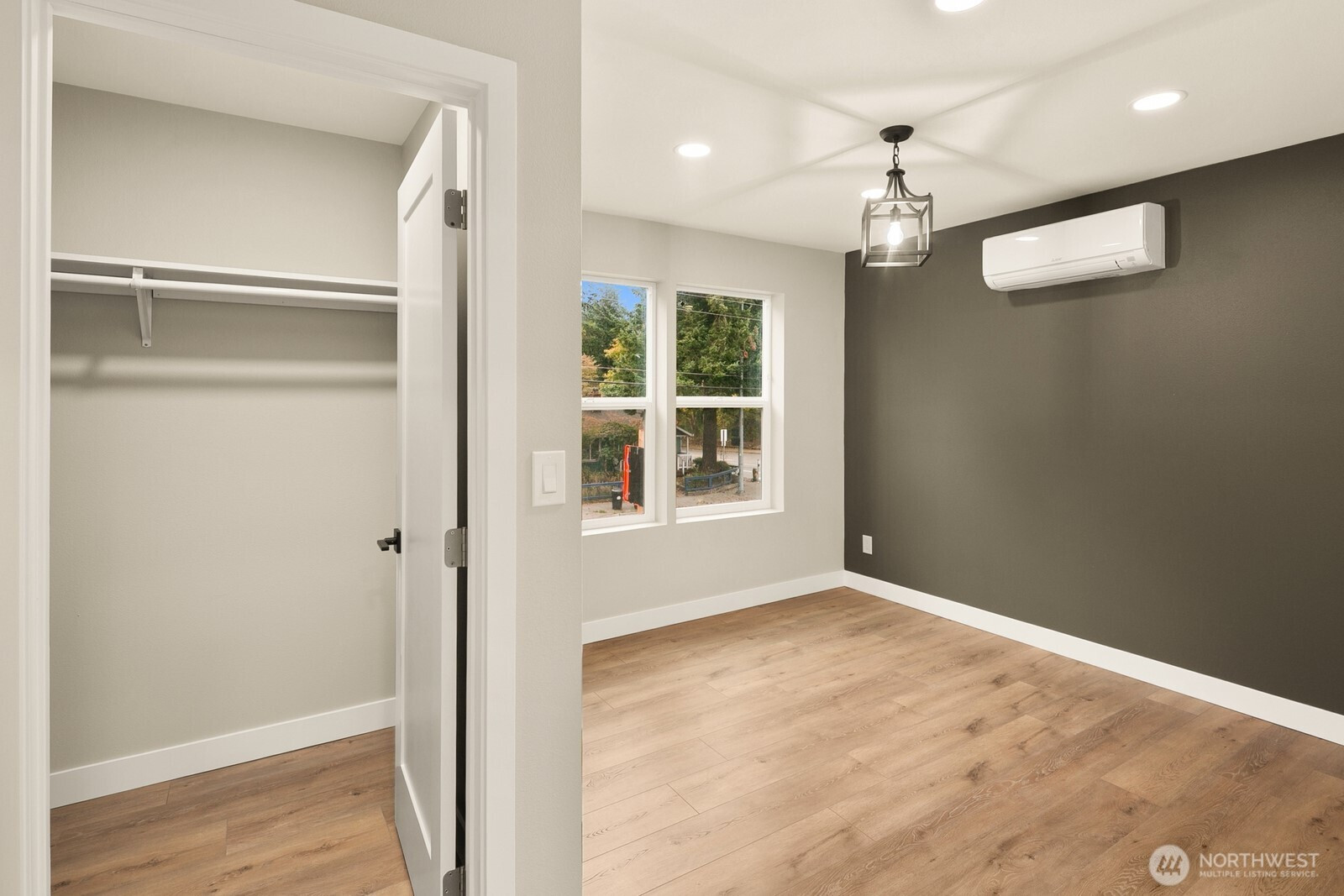 13005 1st Avenue NE, Seattle, WA 98125