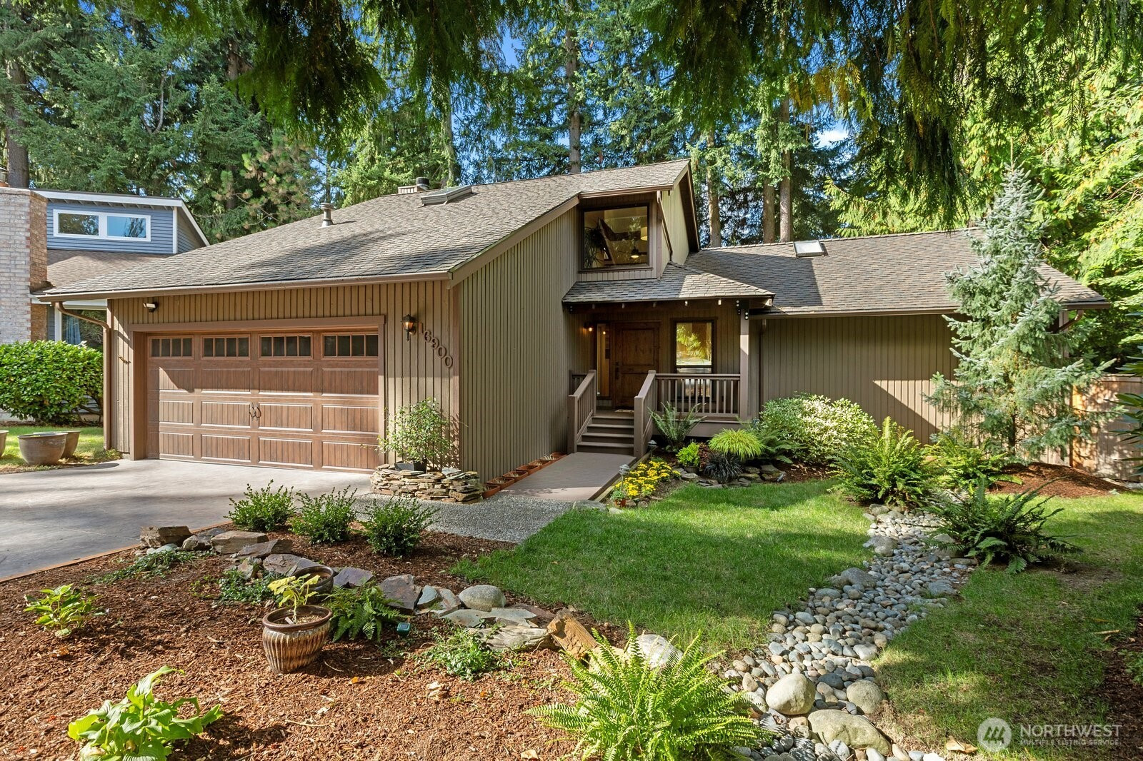 16900 NE 98th Court, Redmond, WA 98052