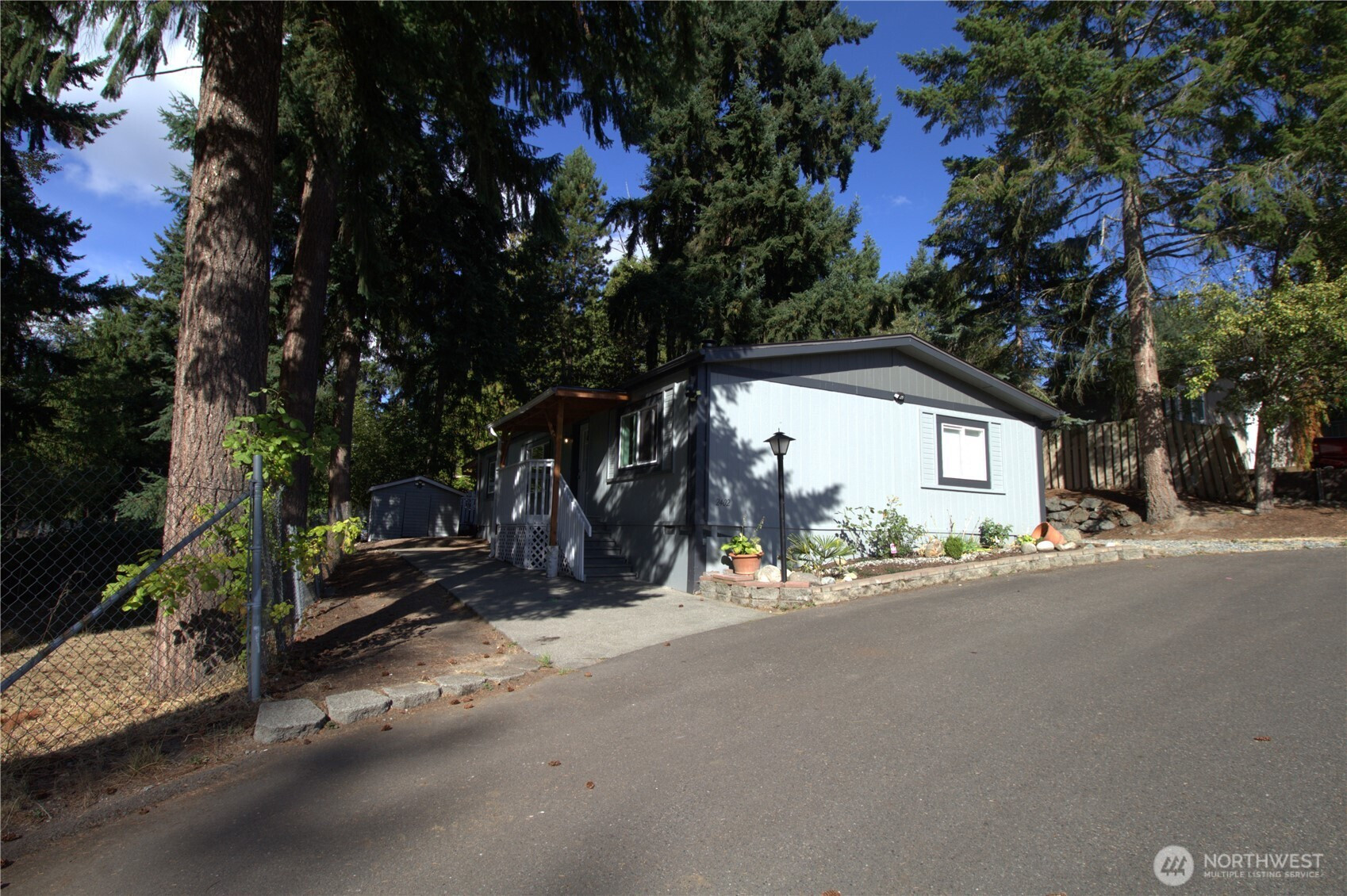 2402 S 370th Place, Federal Way, WA 98003