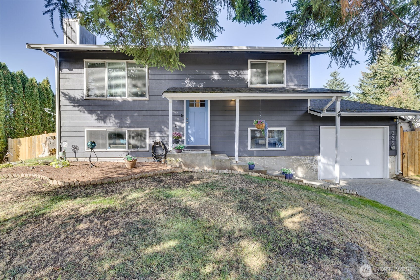 225 Paradise Parkway, Granite Falls, WA 98252
