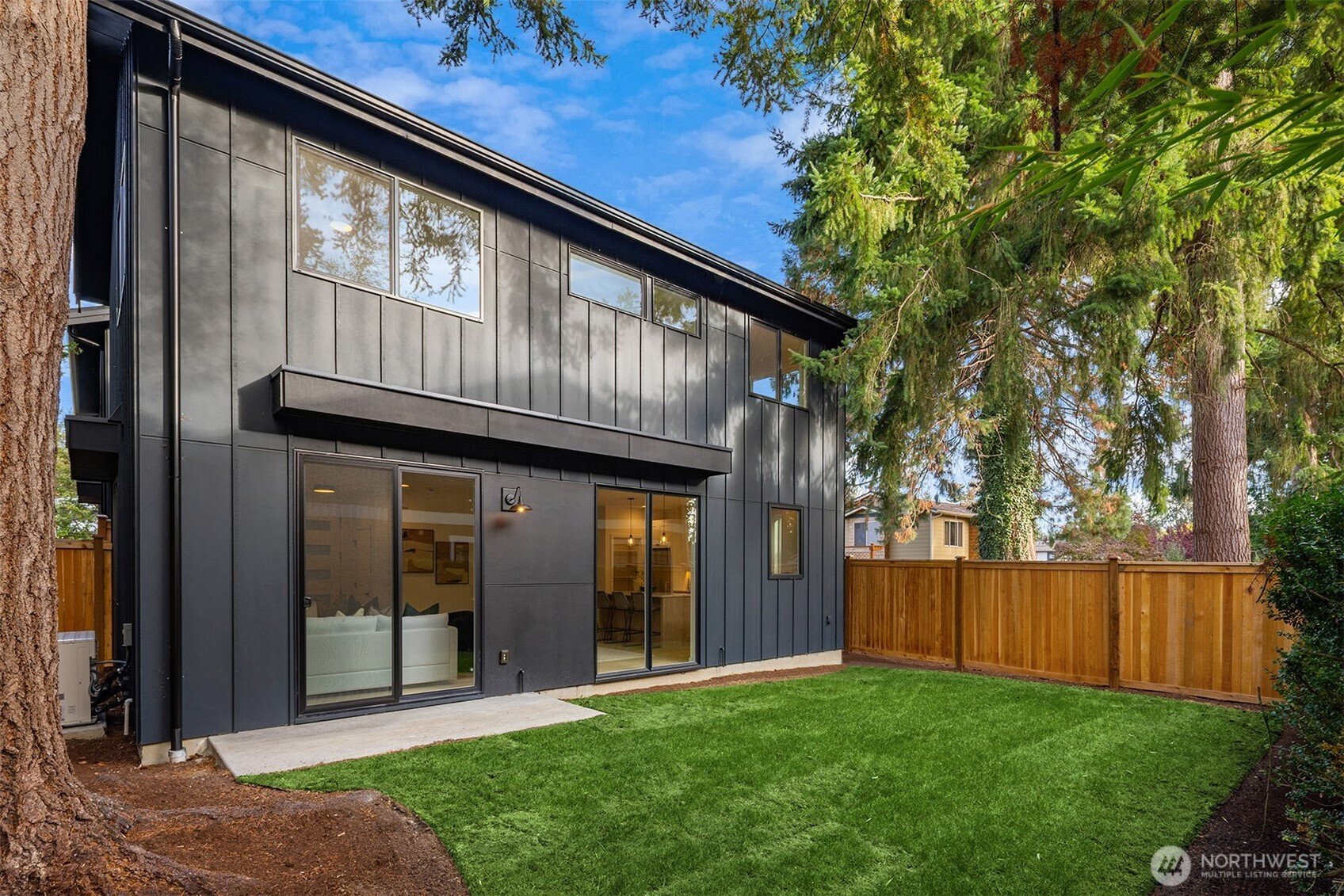 11125 105th Avenue NE, Kirkland, WA 98033