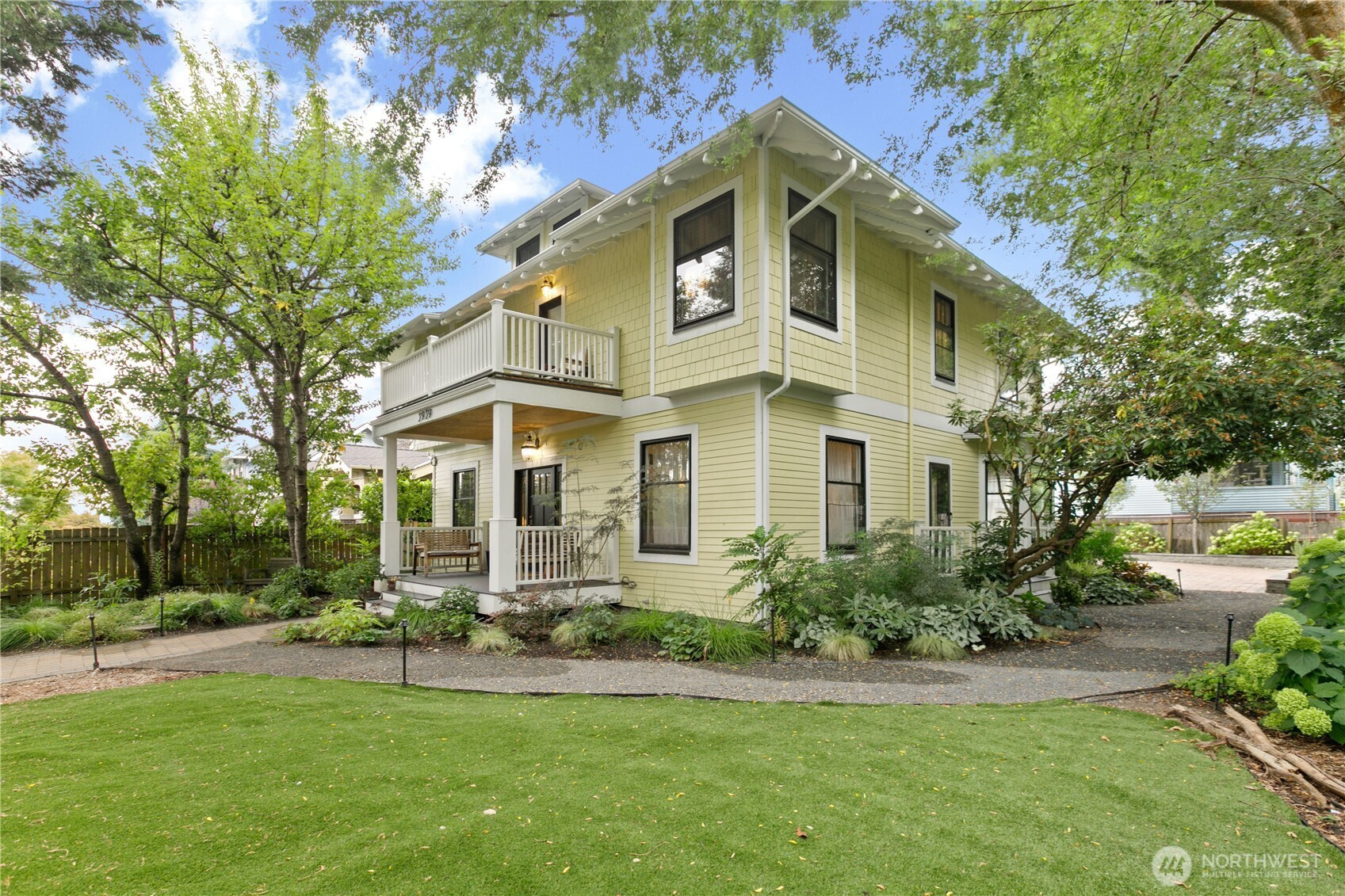 3939 Burke Avenue N, Seattle, WA 98103