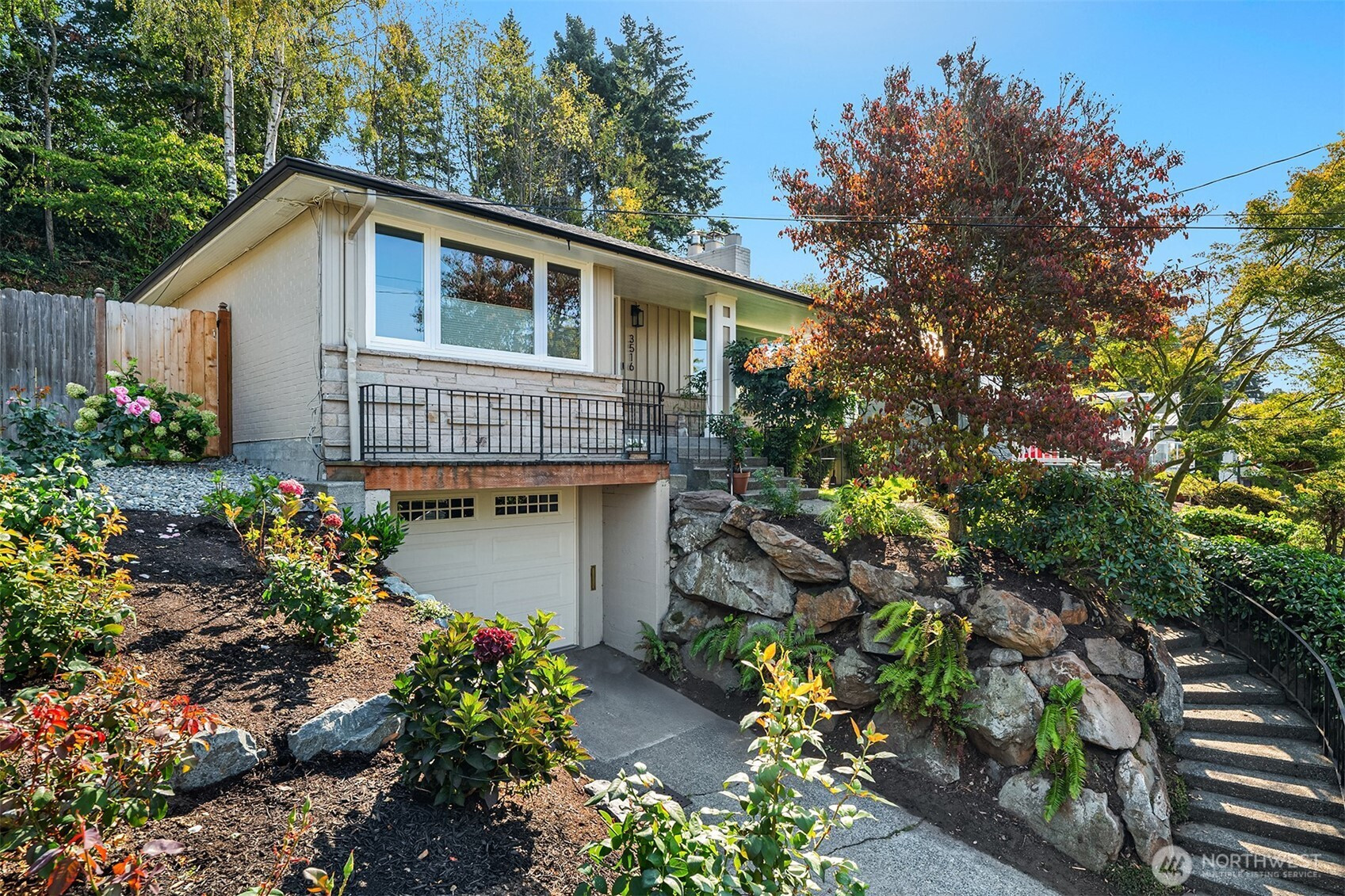 3516 31st Avenue W, Seattle, WA 98199
