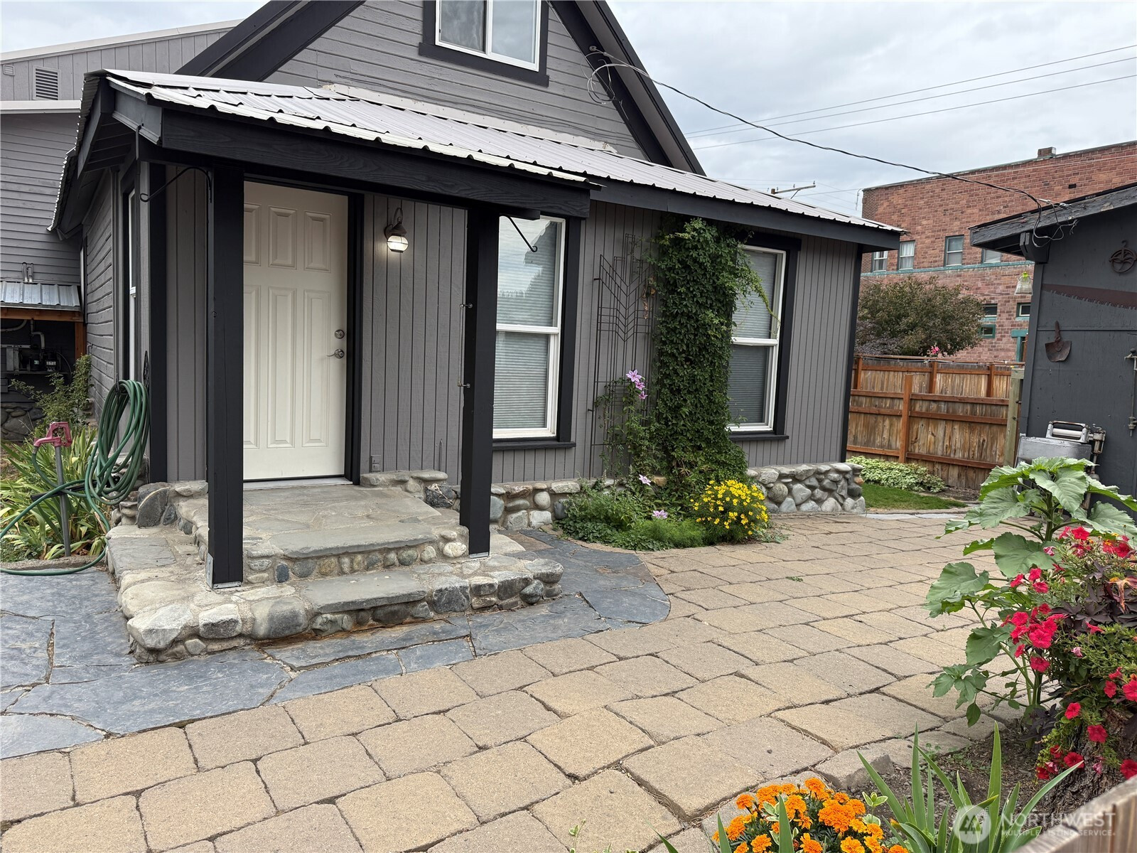 204 W Pennsylvania Avenue, Roslyn, WA 98941