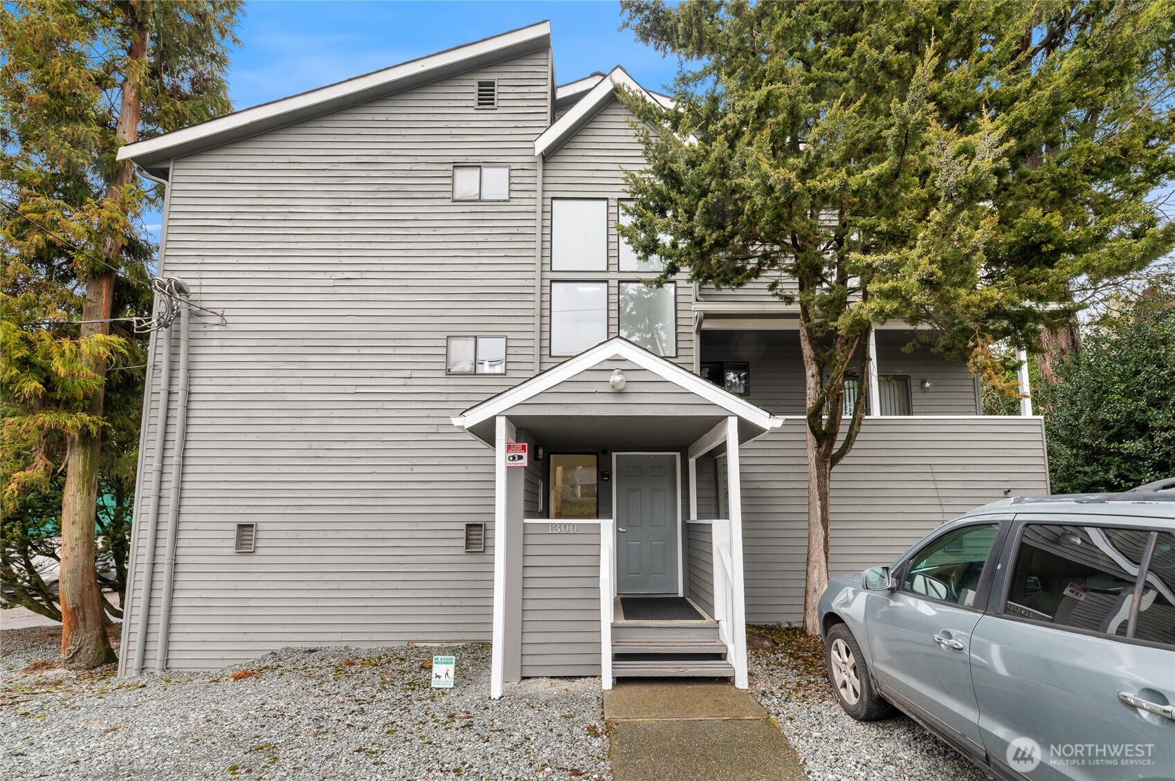 1300 N 107th Street, Seattle, WA 98133
