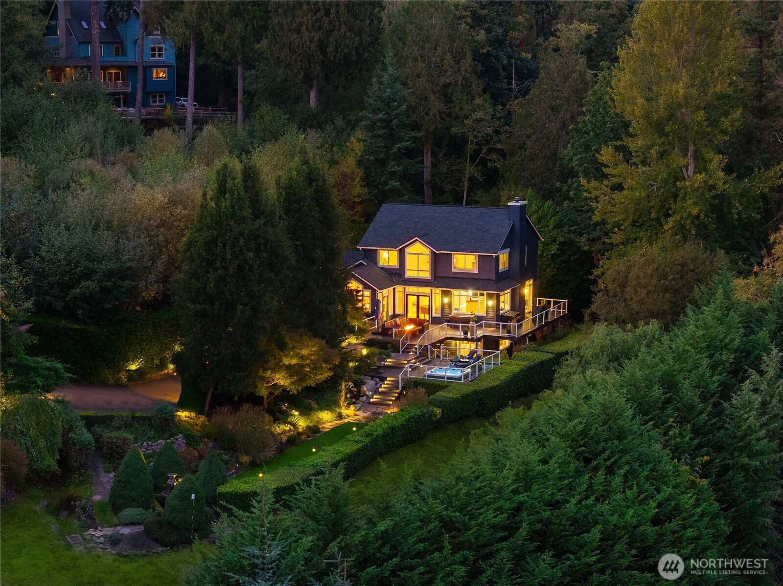 6705 NE Dapple Court, Bainbridge Island, WA 98110