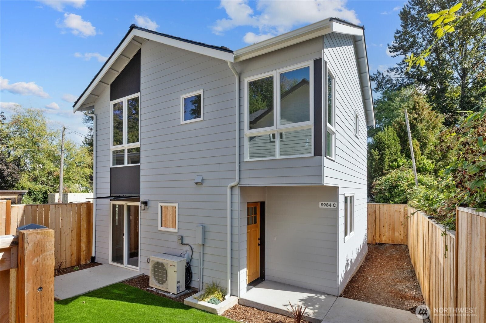 5984 26th Avenue SW, Seattle, WA 98106