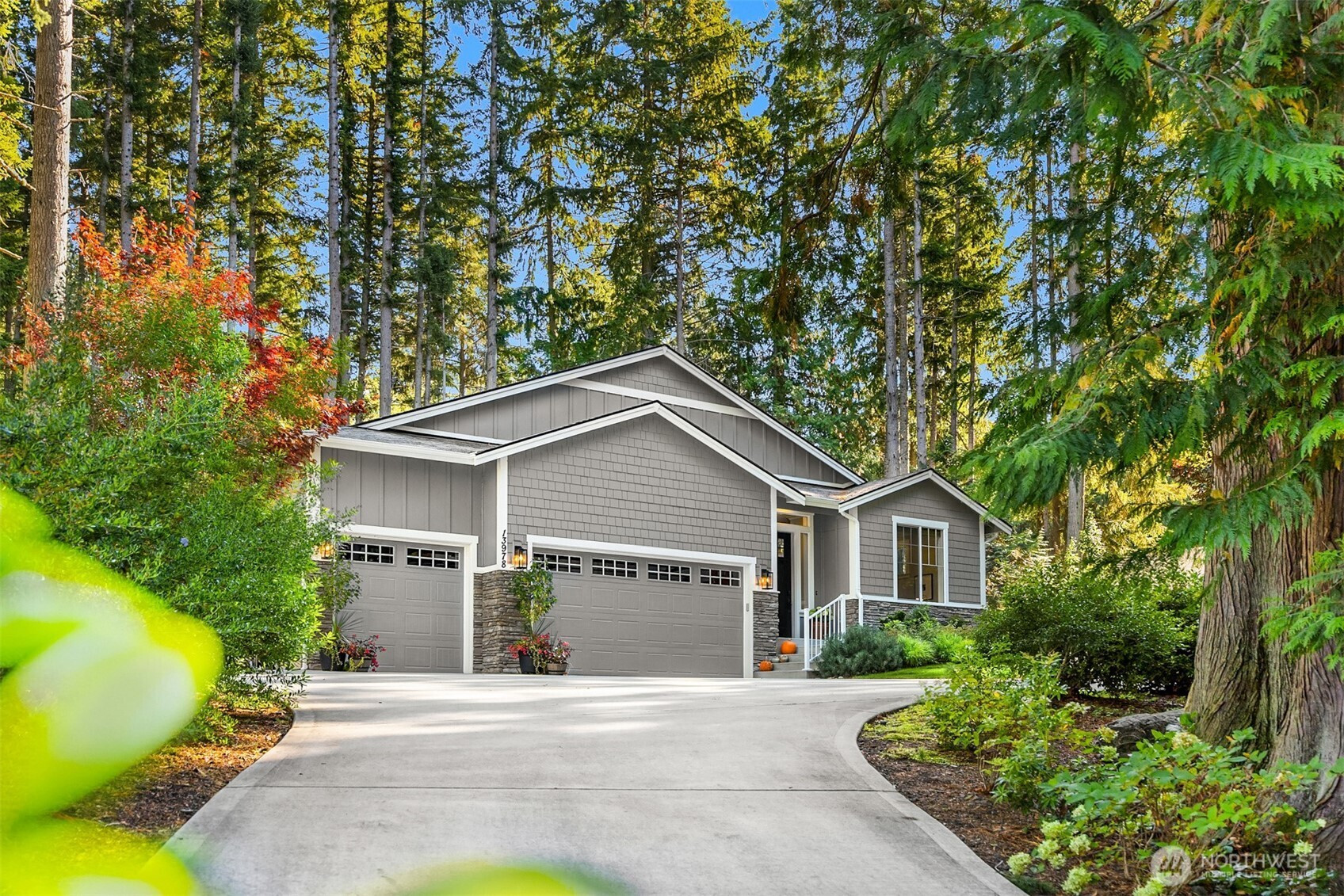 13978 Hidden Heights Lane NE, Bainbridge Island, WA 98110