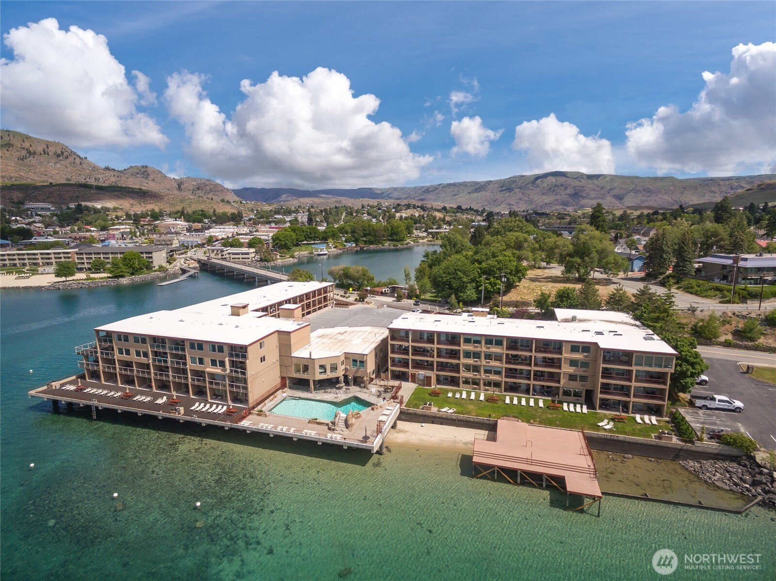 322 W Woodin Avenue, Chelan, WA 98816