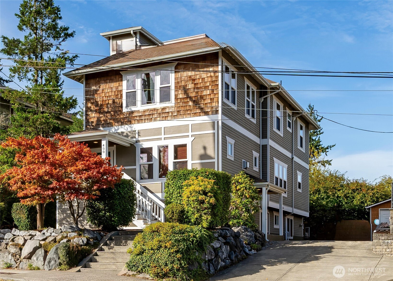 400 NE 50th Street, Seattle, WA 98105