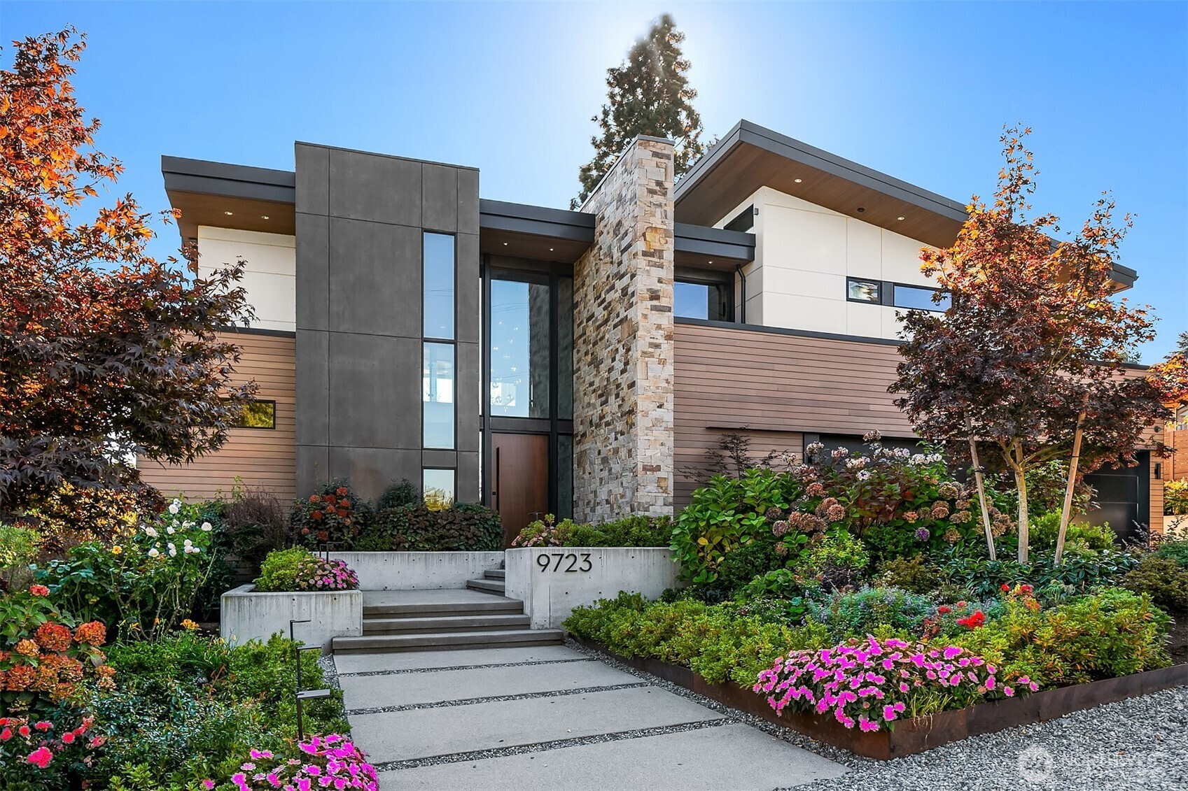 9723 NE 15th Street, Clyde Hill, WA 98004