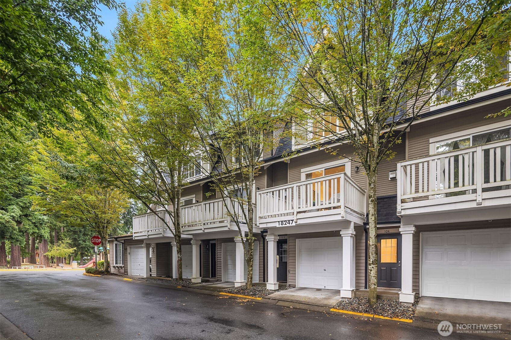 18247 NE 96th Way, Redmond, WA 98052
