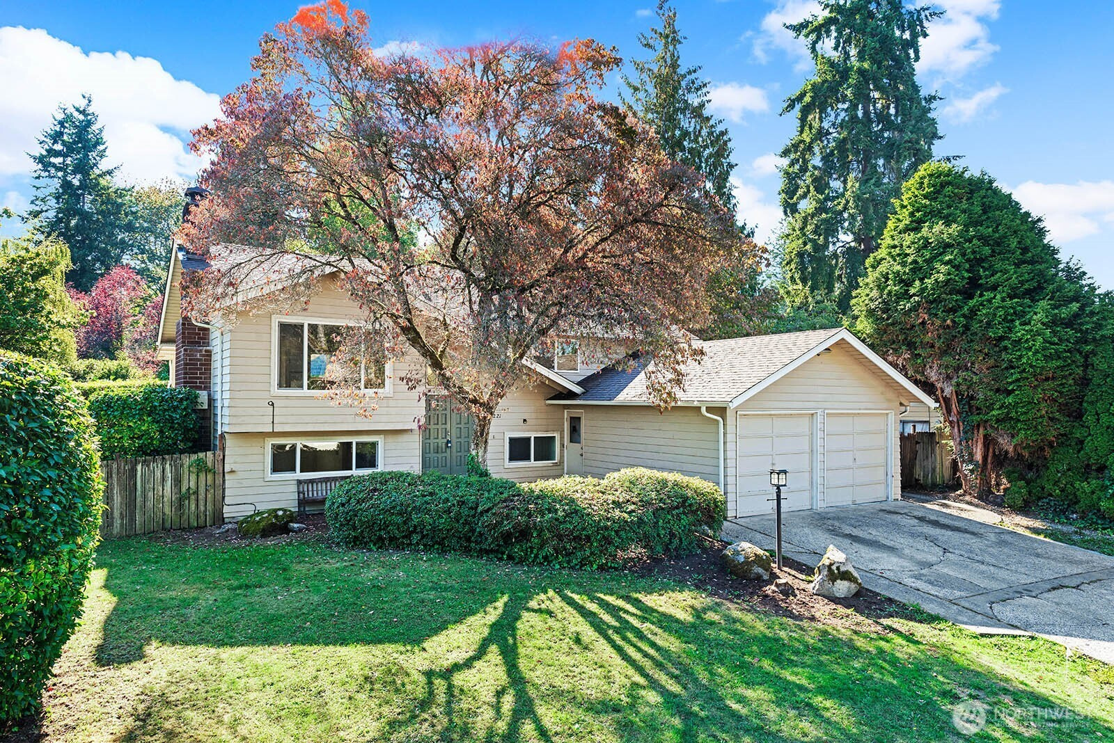 14221 SE 10th Place, Bellevue, WA 98007