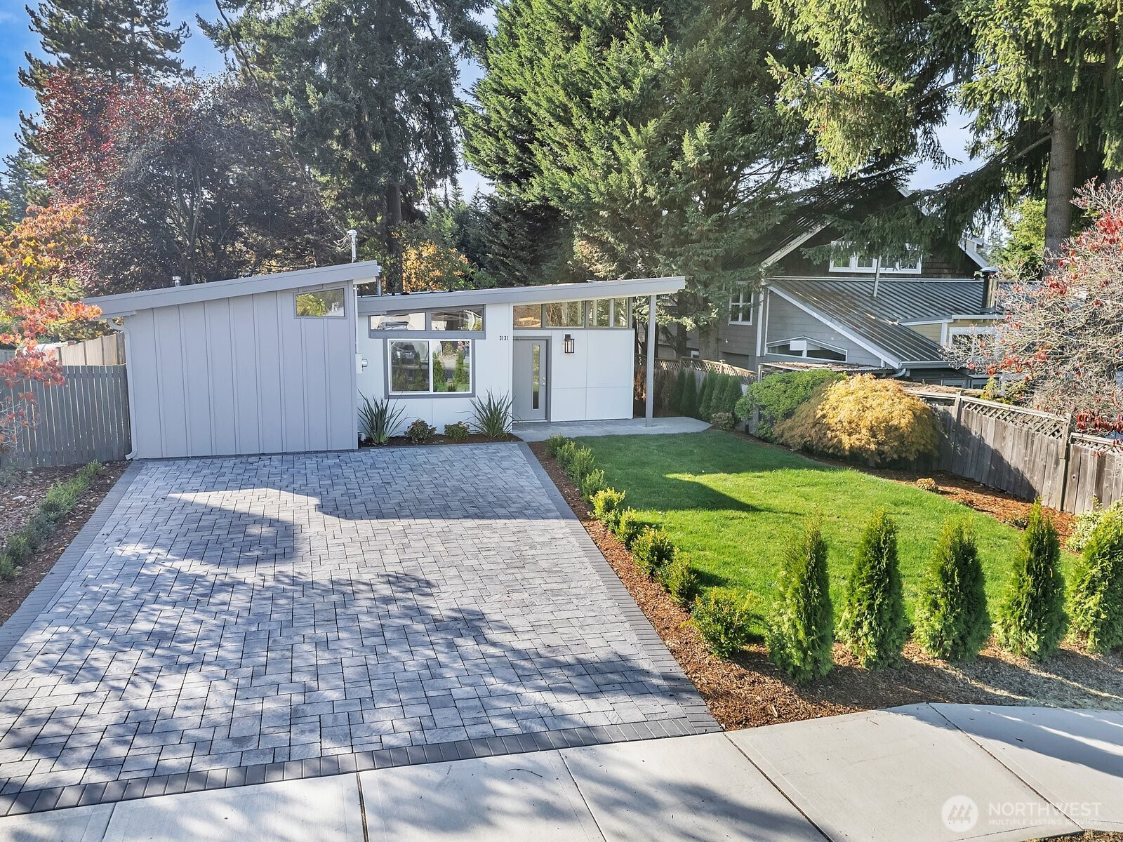 112 Th SE 3131 Avenue, Bellevue, WA 98004