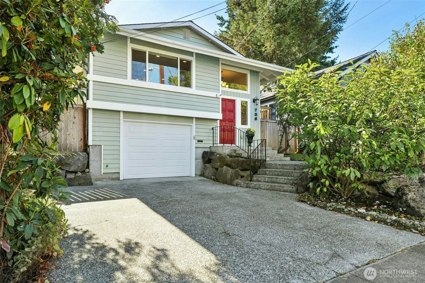 735 N 83rd Street, Seattle, WA 98103