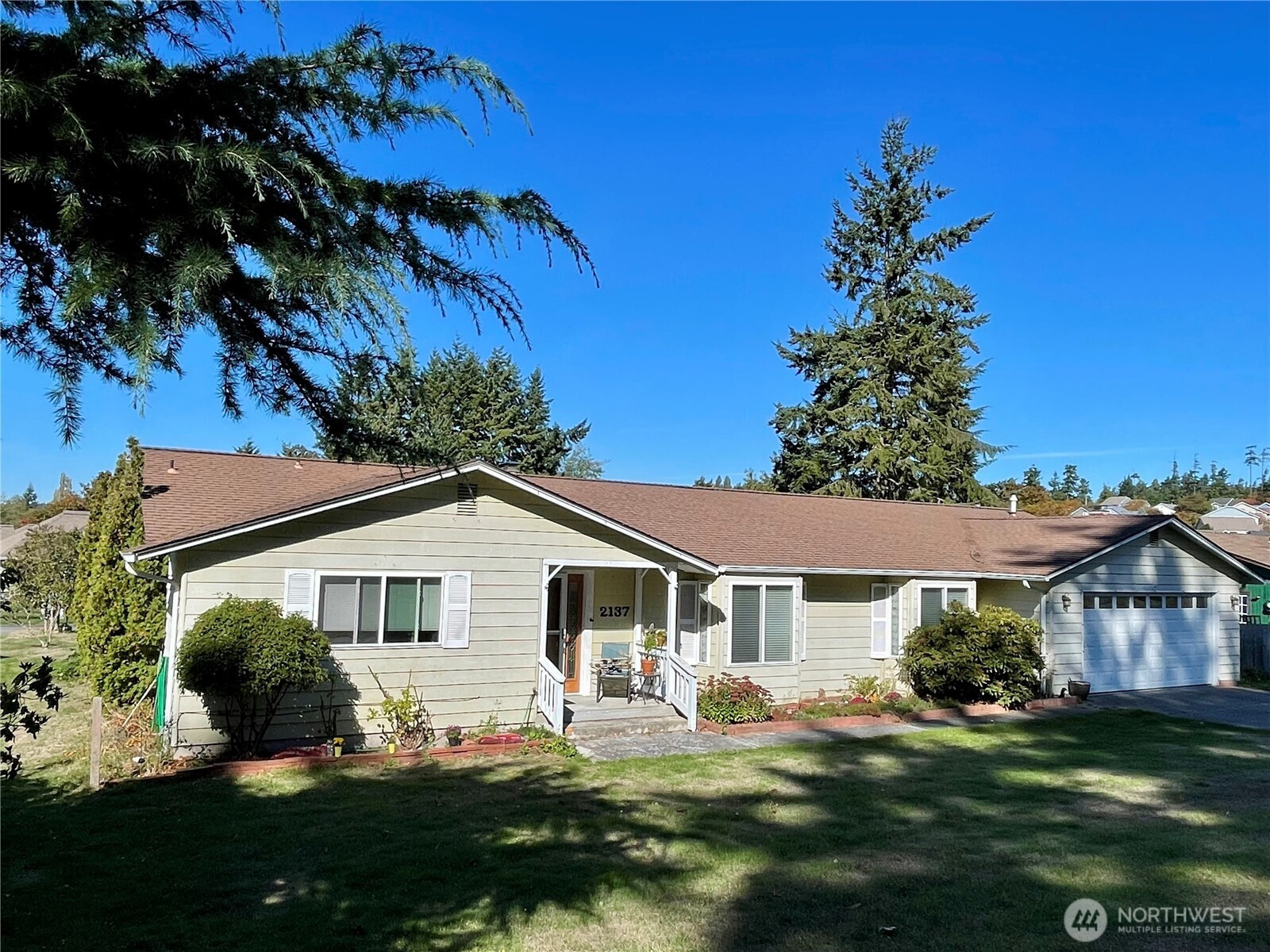 2137 Heritage Way, Oak Harbor, WA 98277