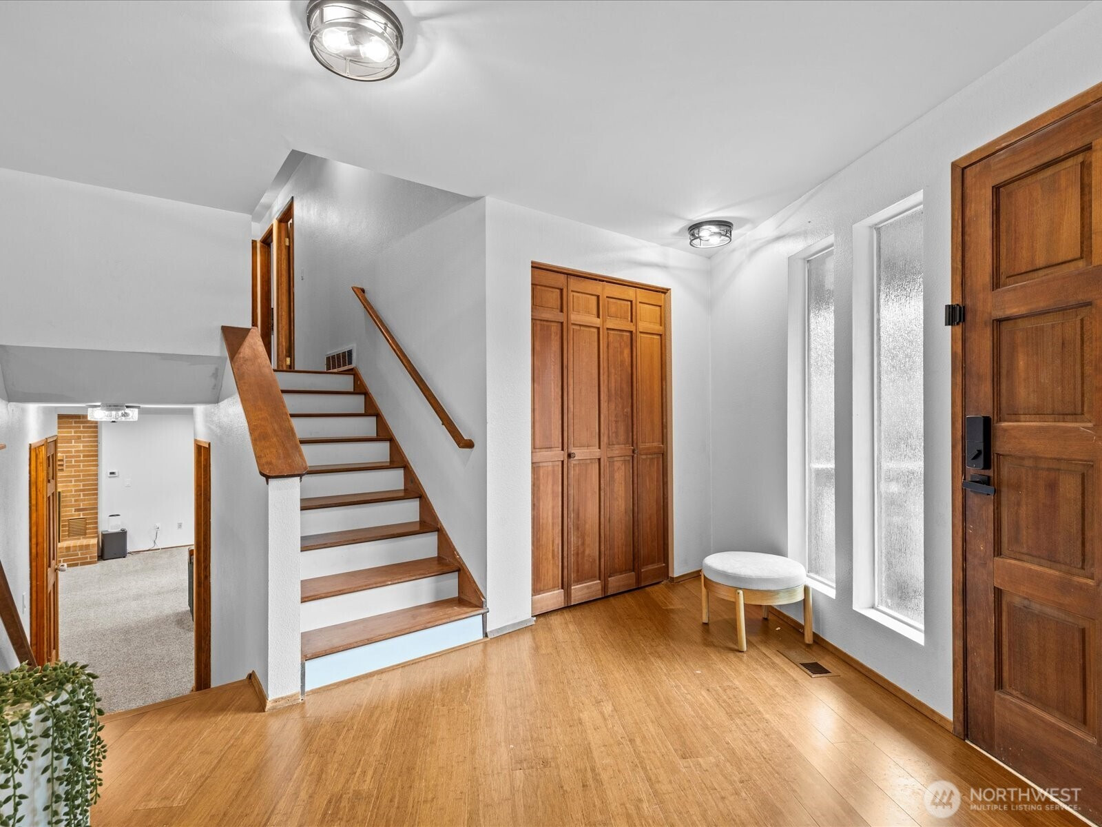 13922 Manor Way, Lynnwood, WA 98087