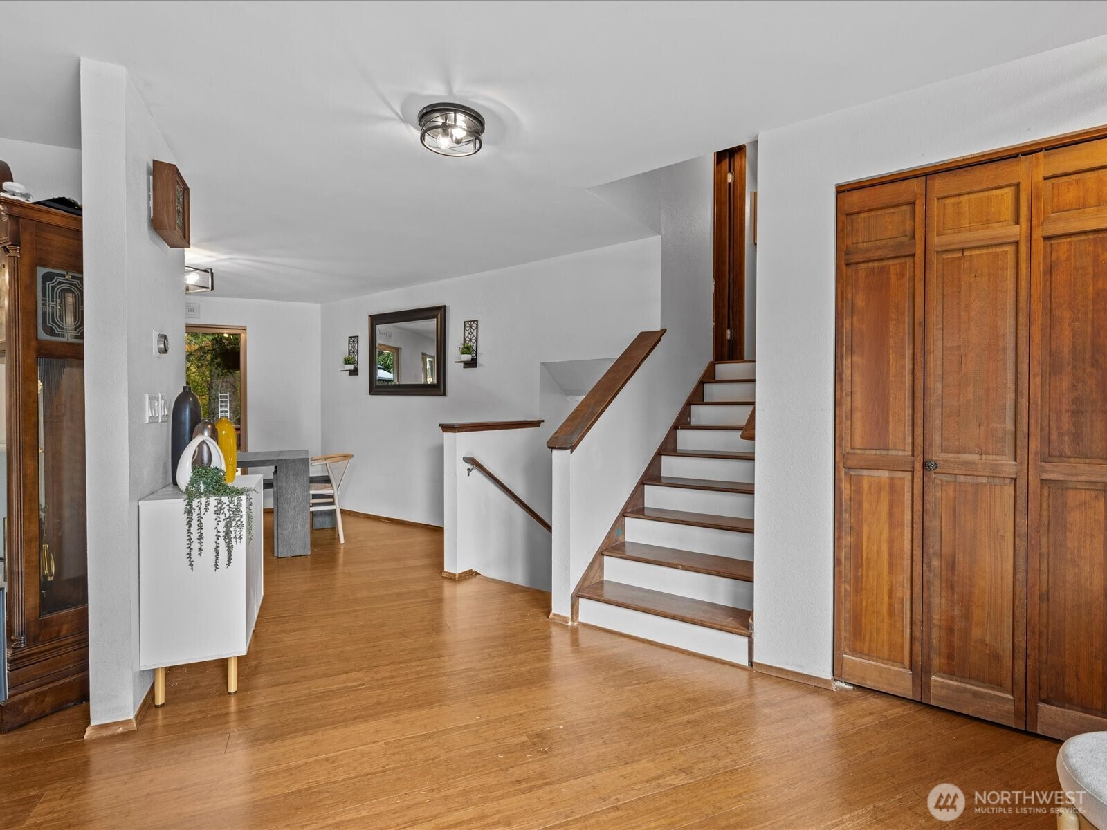 13922 Manor Way, Lynnwood, WA 98087