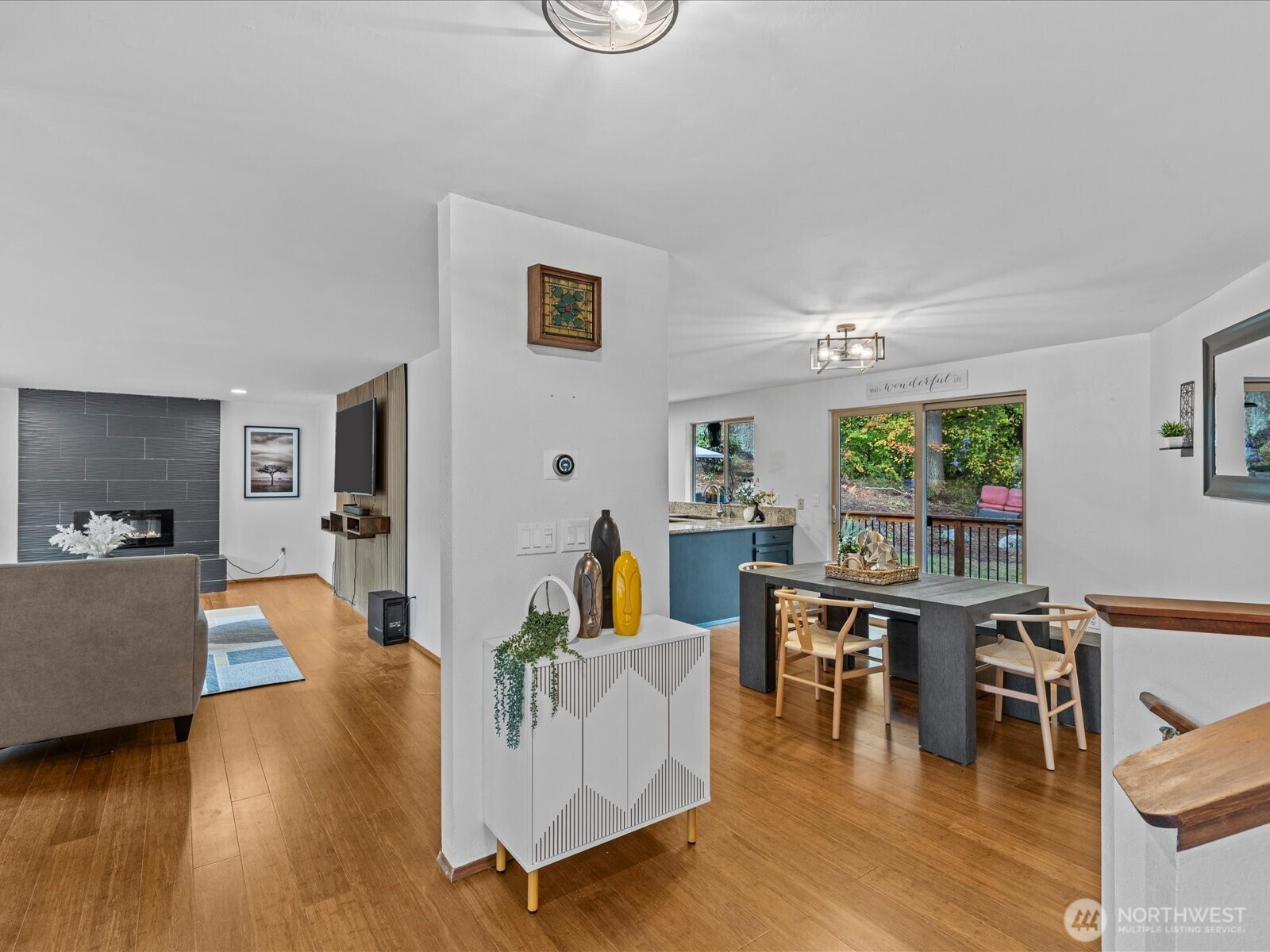 13922 Manor Way, Lynnwood, WA 98087