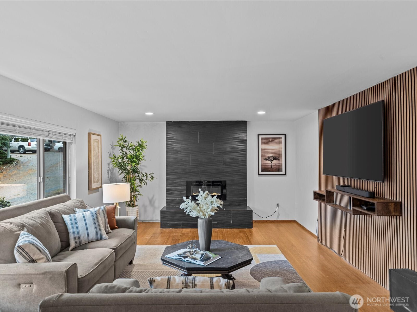 13922 Manor Way, Lynnwood, WA 98087