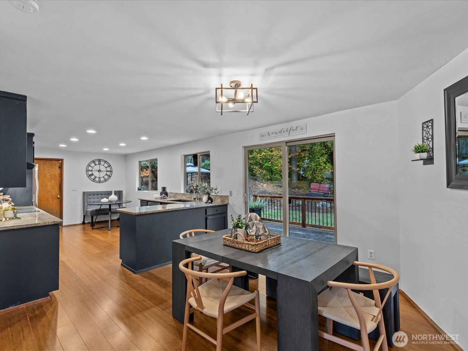 13922 Manor Way, Lynnwood, WA 98087