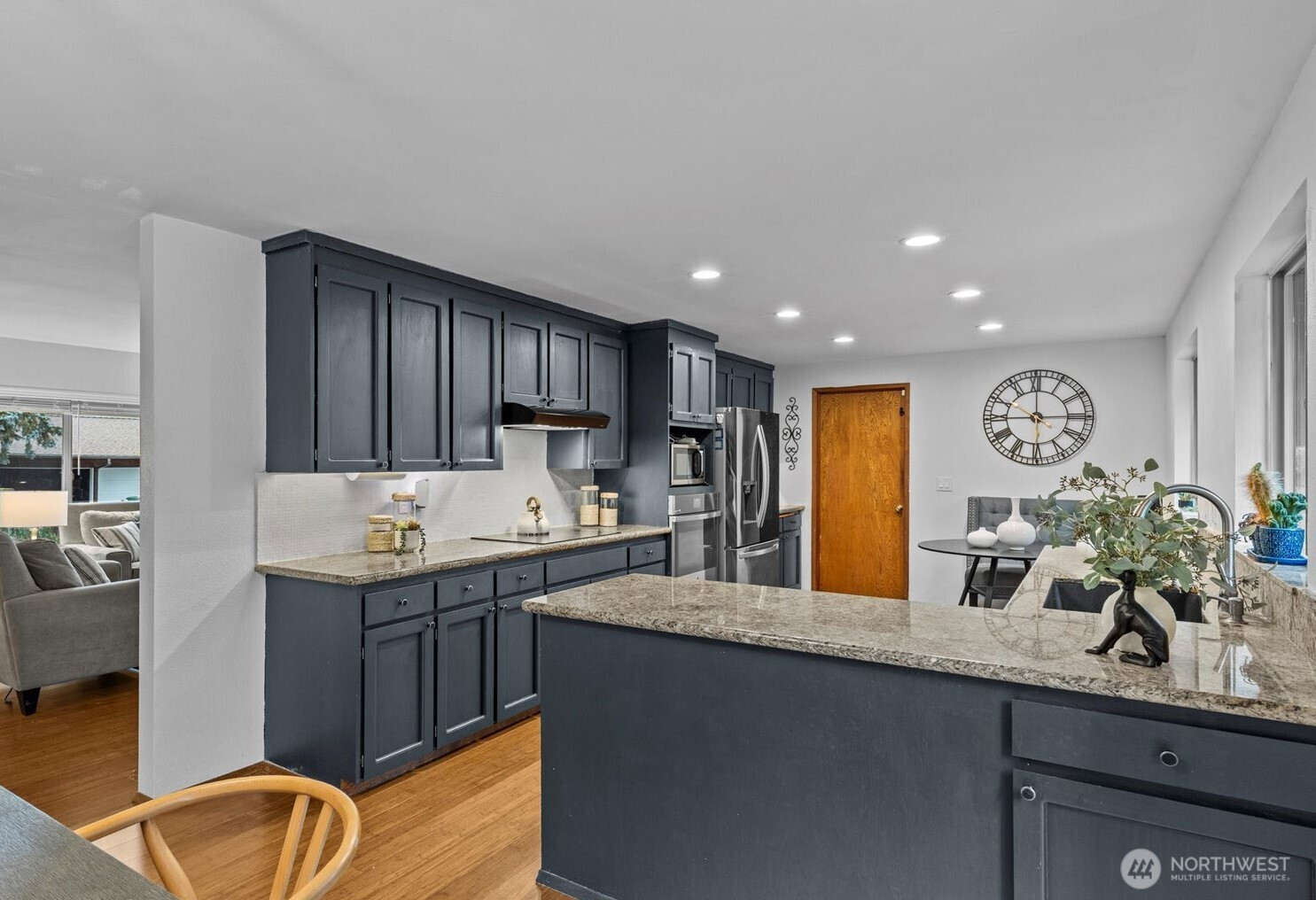 13922 Manor Way, Lynnwood, WA 98087