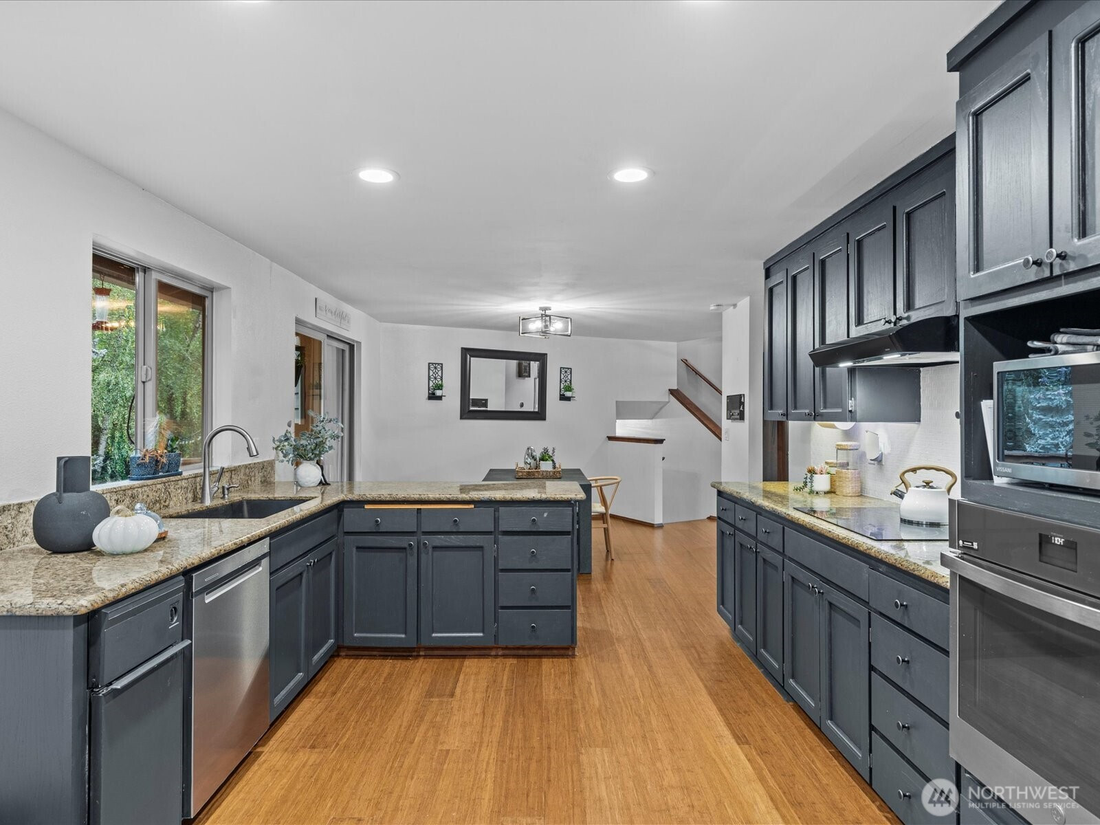 13922 Manor Way, Lynnwood, WA 98087