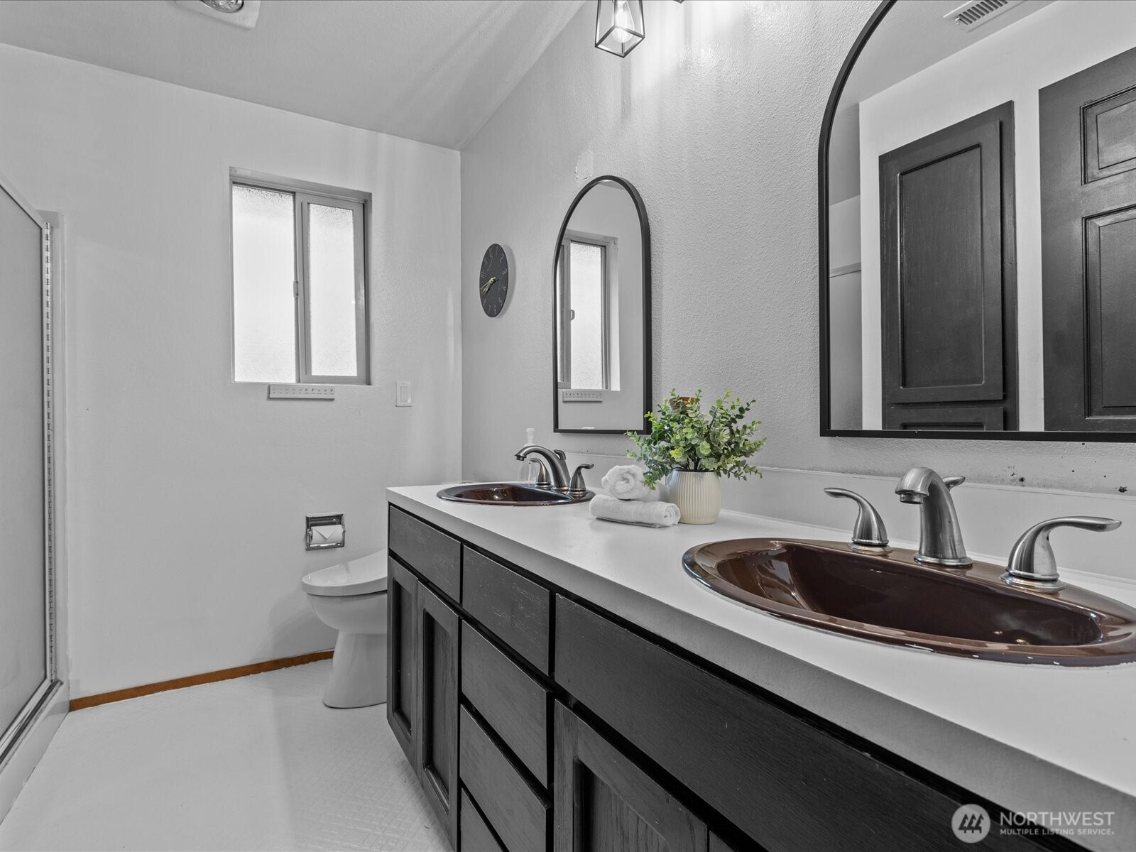 13922 Manor Way, Lynnwood, WA 98087