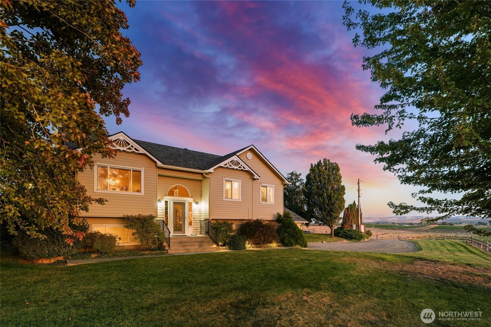 288 Meadowlark Lane, Touchet, WA 99324
