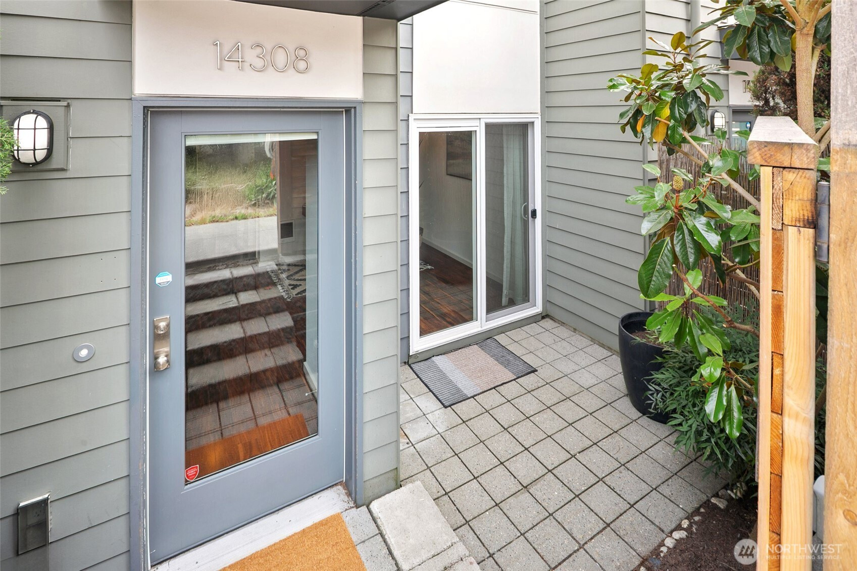 14308 Midvale Avenue N, Seattle, WA 98133