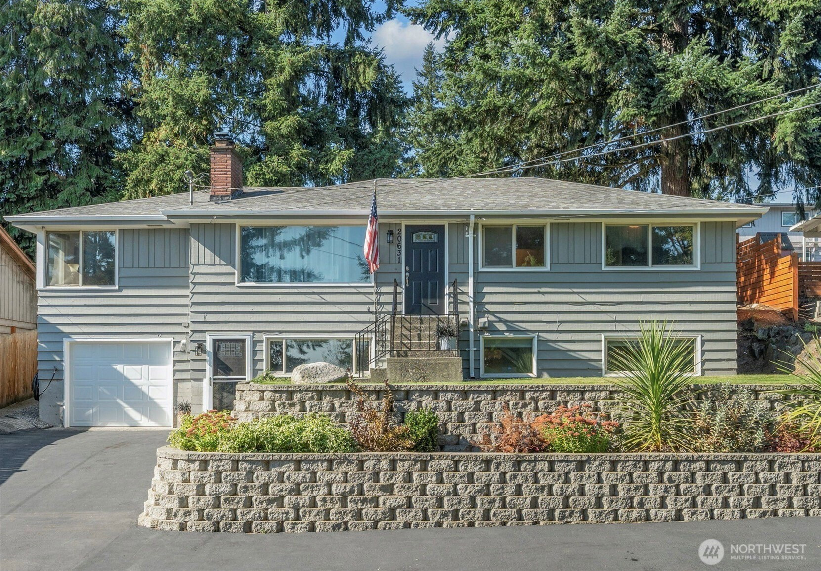 20631 10th Avenue S, Des Moines, WA 98198