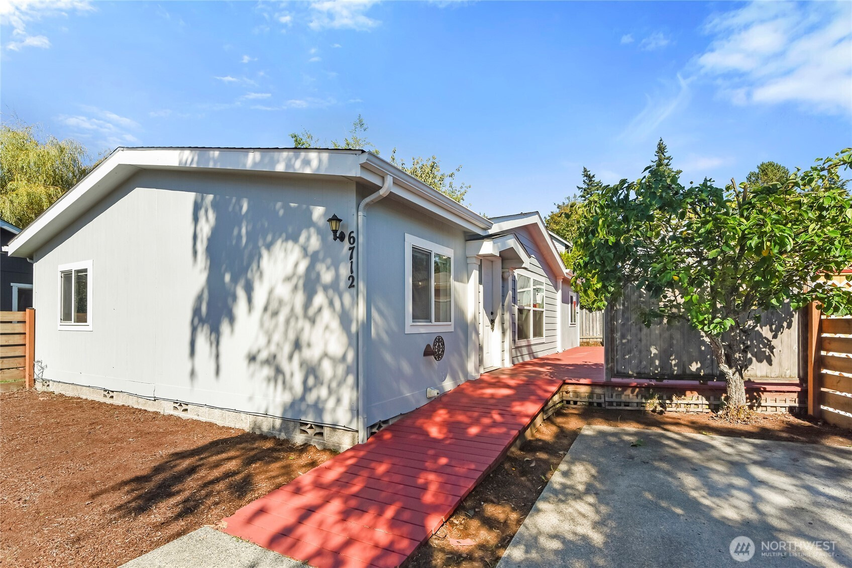 6712 NE Geneva Street, Suquamish, WA 98392