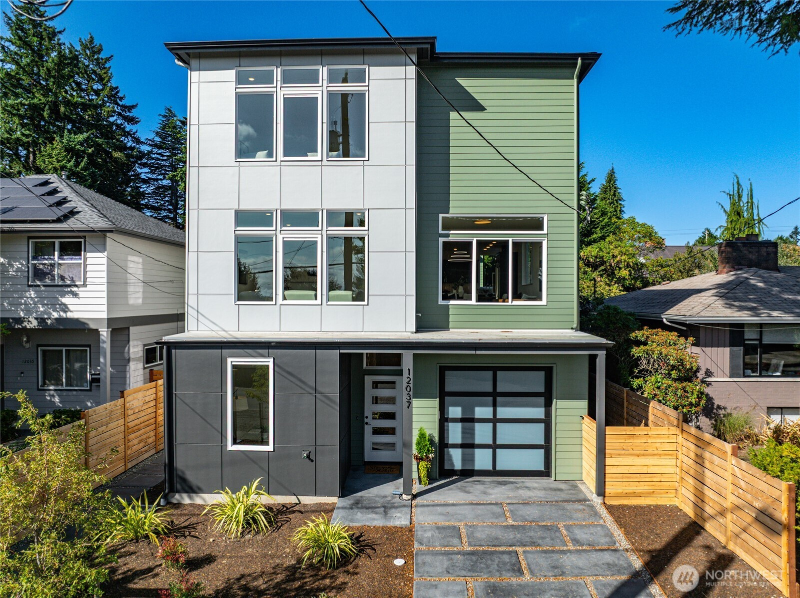 12037 Fremont Avenue N, Seattle, WA 98133