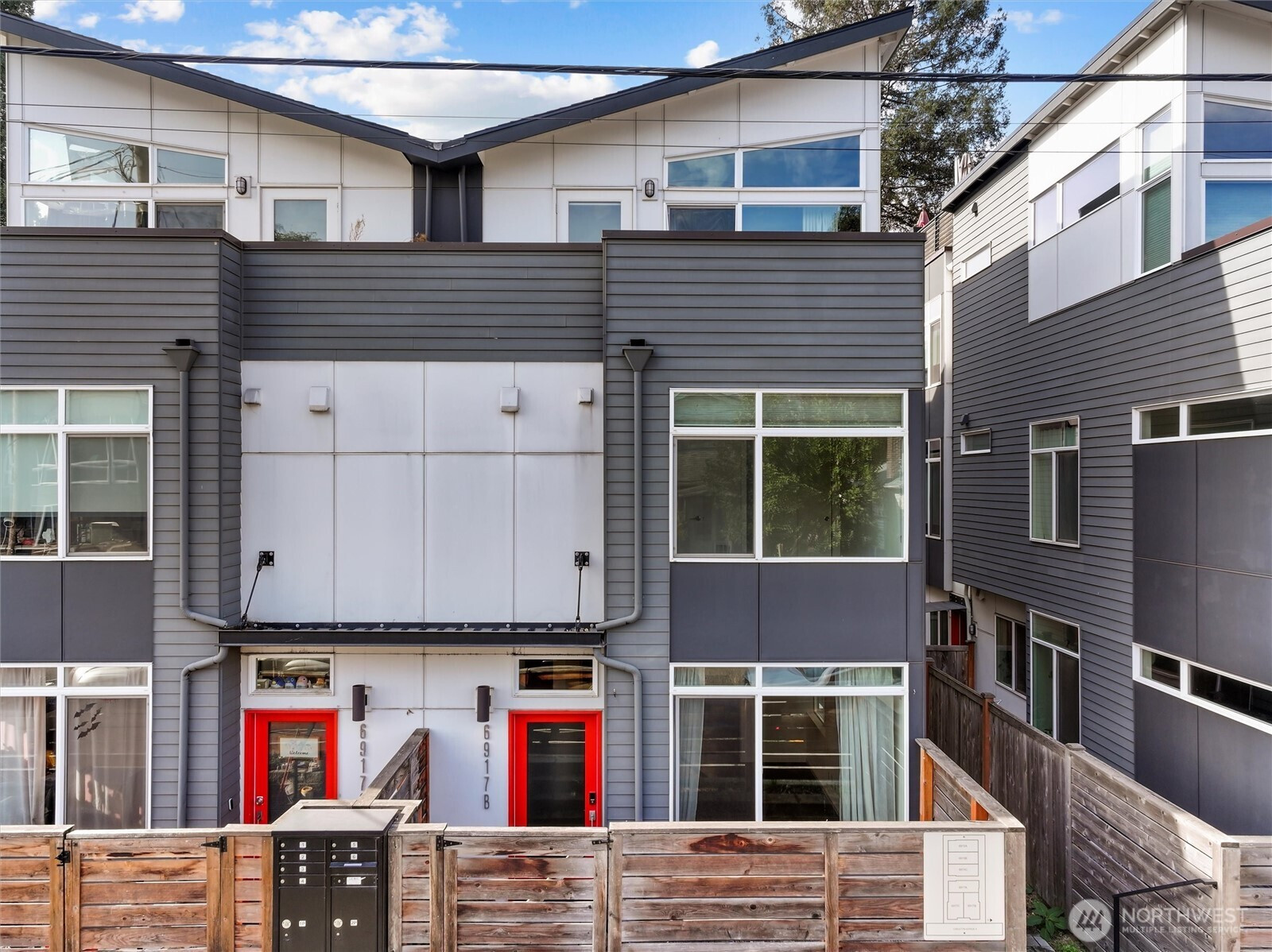 6917 Carleton Ave S, Seattle, WA 98108