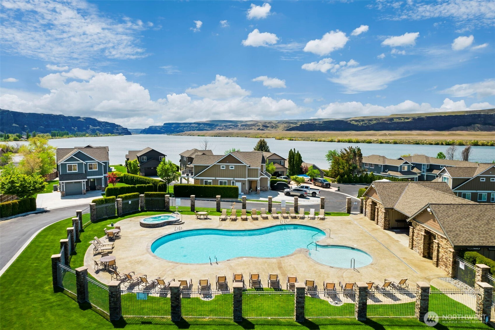 23772 Crescent Bay DR NW, Quincy, WA 98848