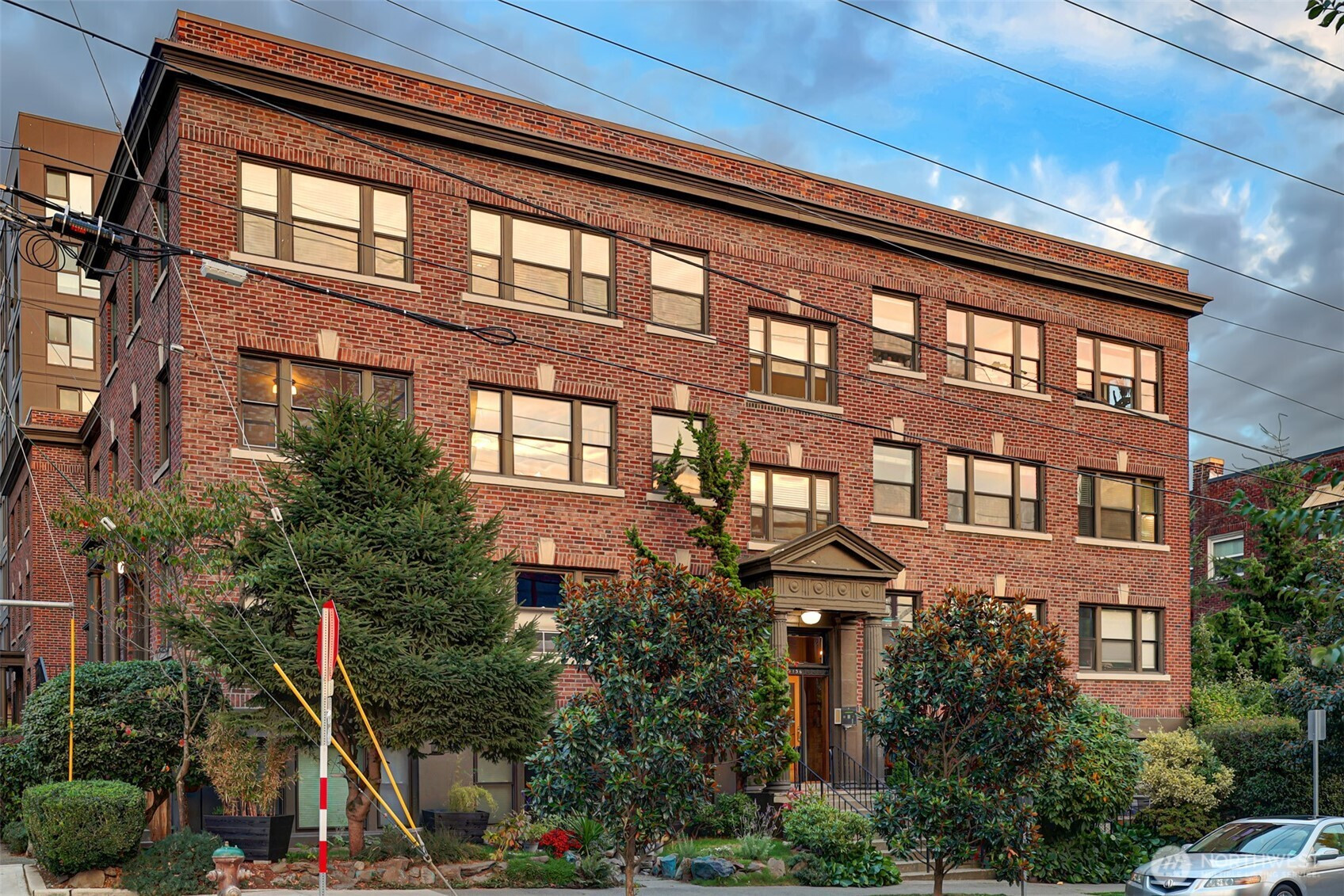 1136 13th Avenue, Seattle, WA 98122