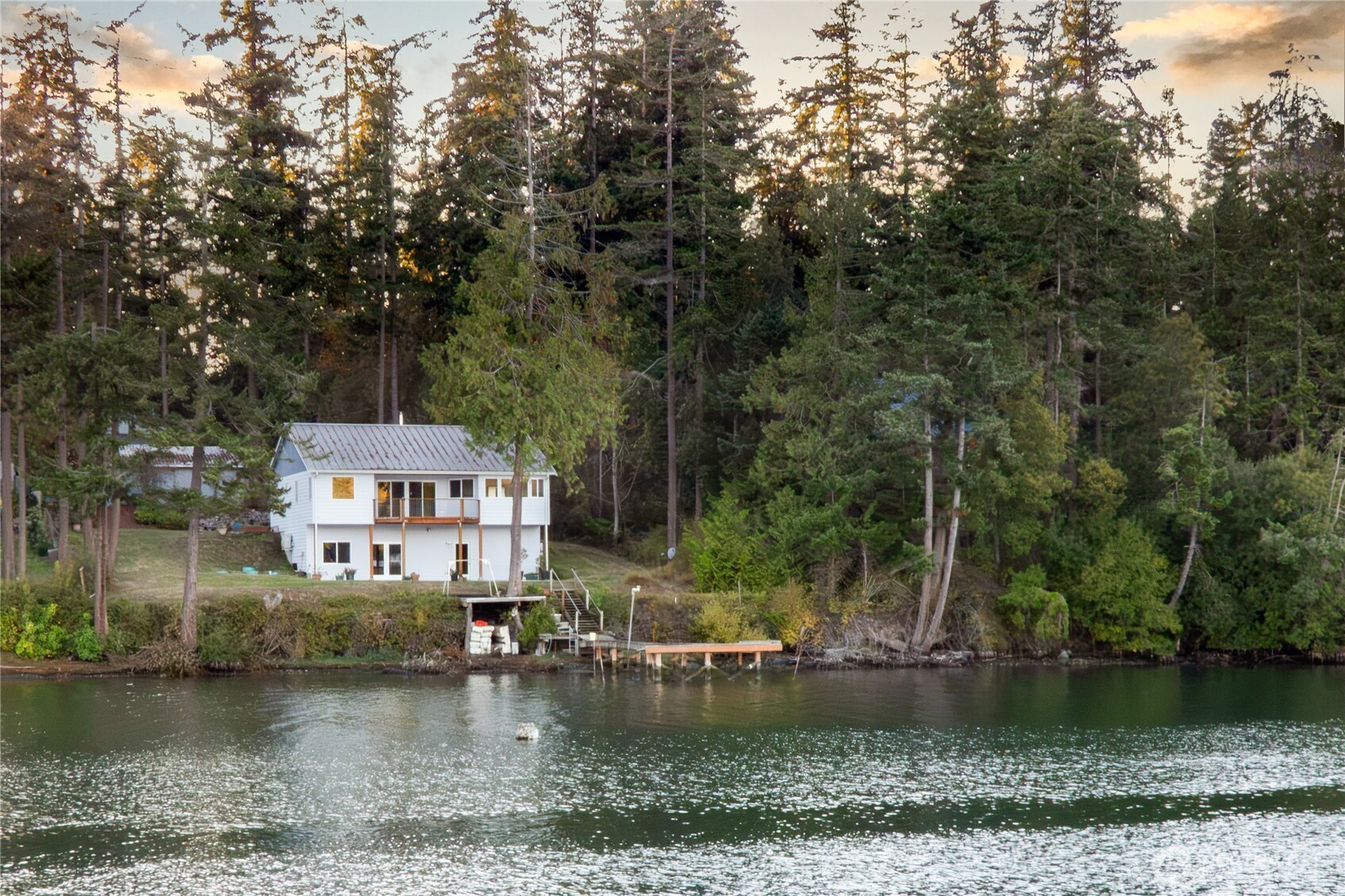 1597 Griffith Point Road, Nordland, WA 98358