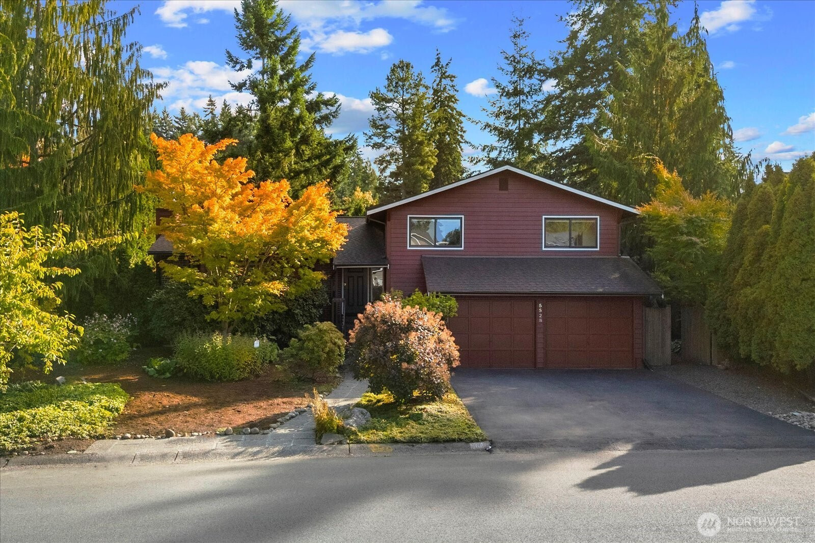 5528 151st Pl SW, Edmonds, WA 98026