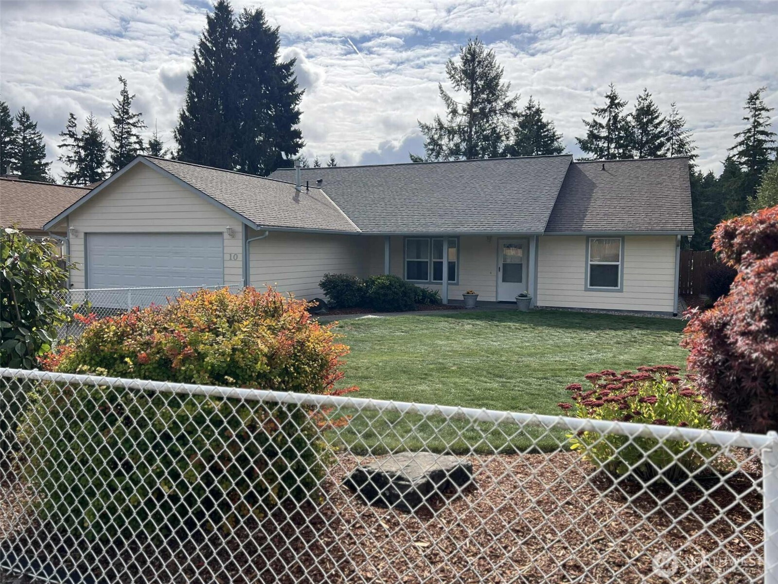10 E Warbler Court, Allyn, WA 98524