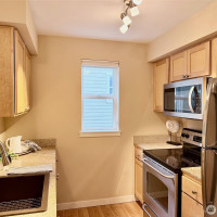 300 High School Road, Bainbridge Island, WA 98110