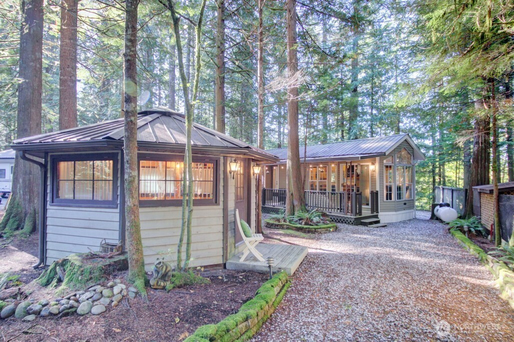 175 Big River Boulevard E, Deming, WA 98244