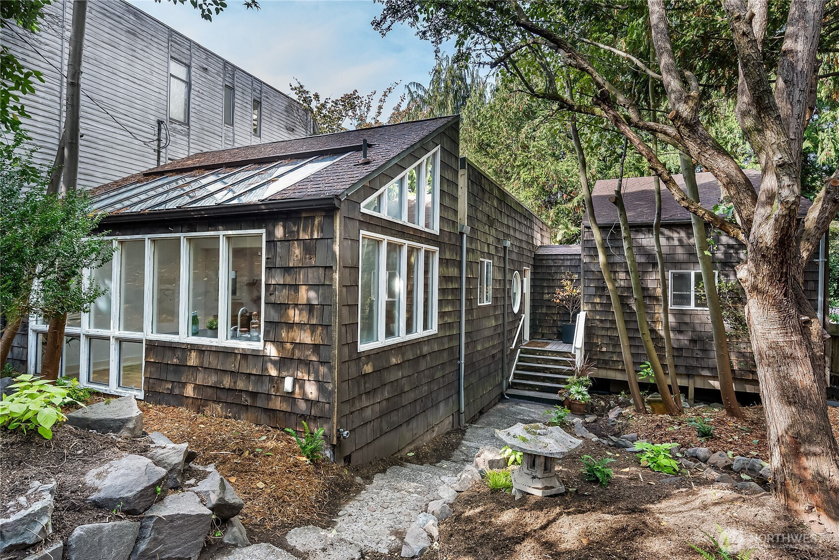 9521 25th Avenue NW, Seattle, WA 98117