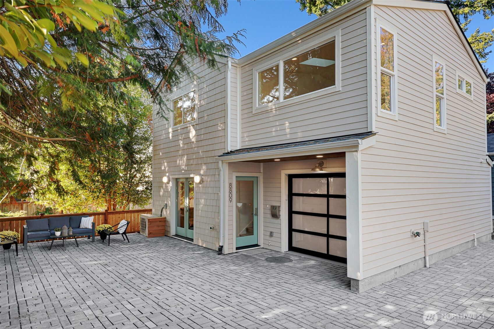 8809 12th Avenue NE, Seattle, WA 98115
