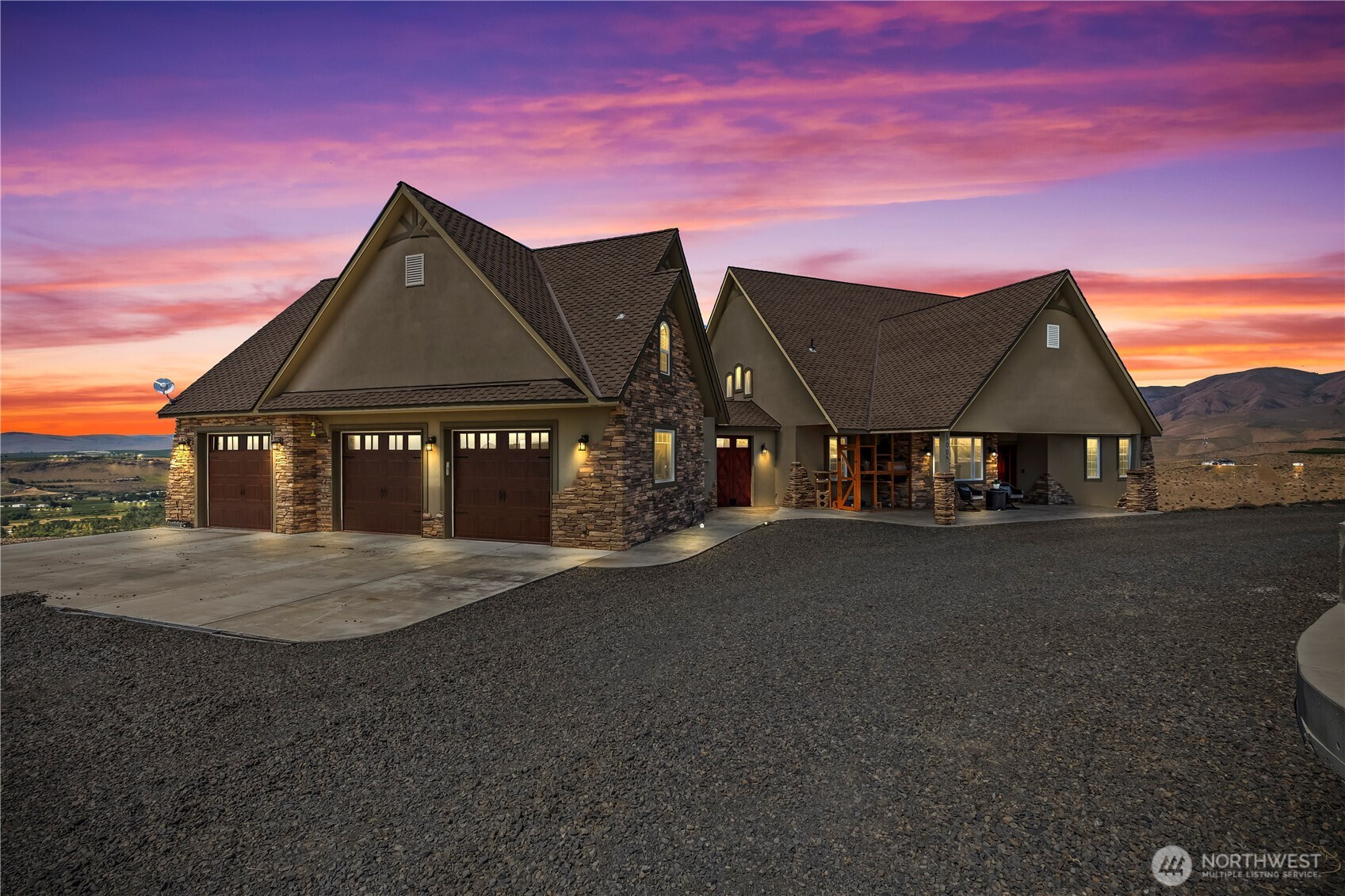 1000 Harvest View Drive, Naches, WA 98908