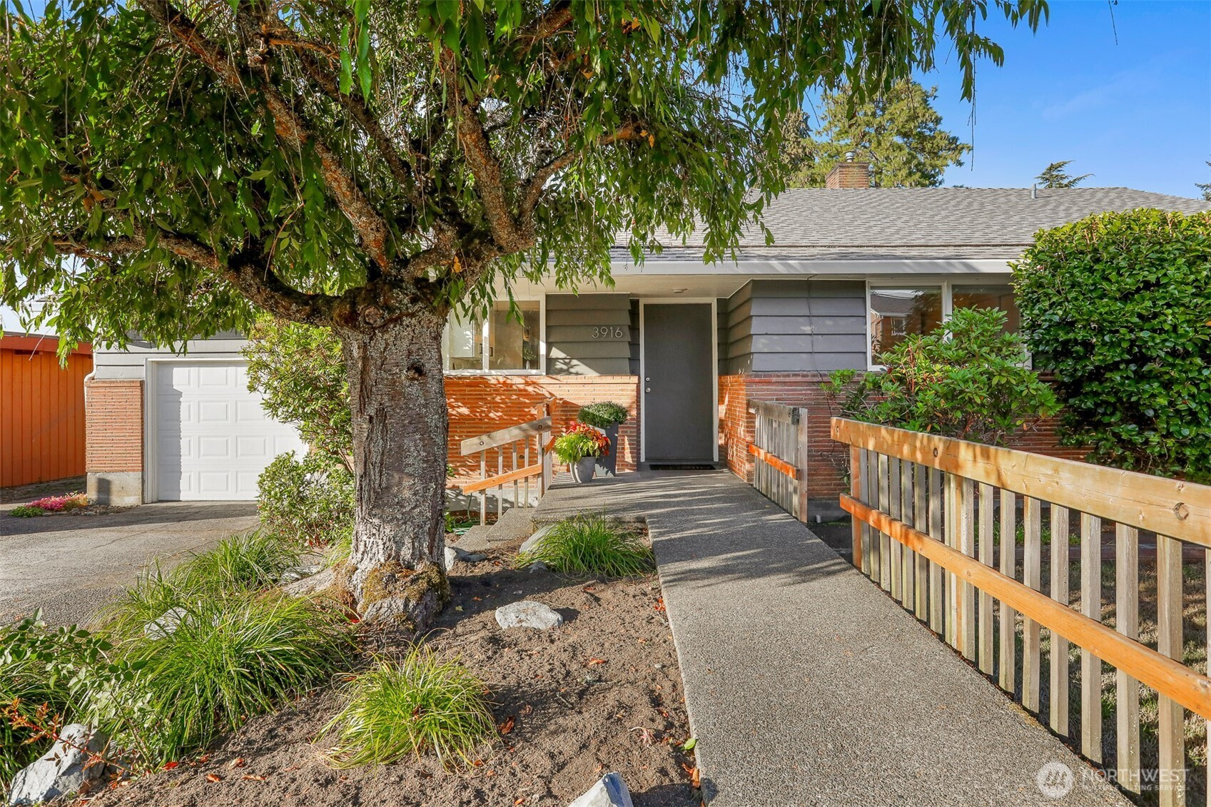 3916 SW 100th Street, Seattle, WA 98146