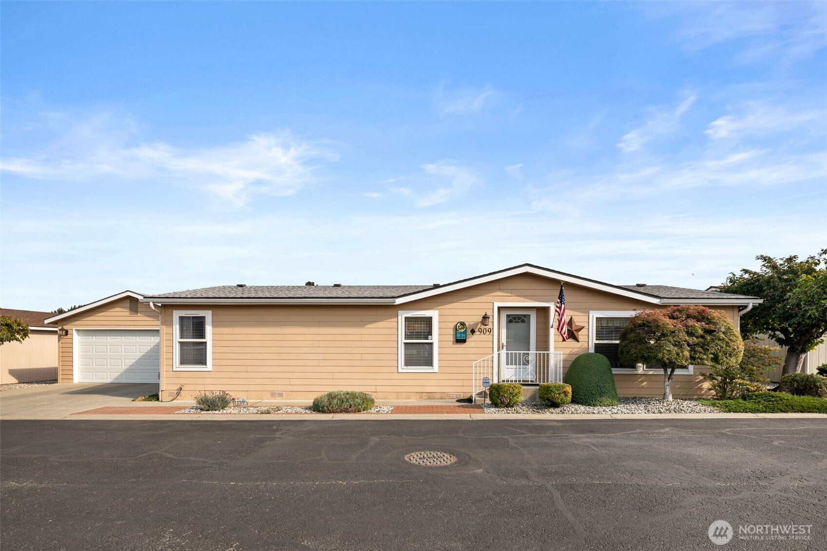 909 Meadowridge Drive, Wenatchee, WA 98801
