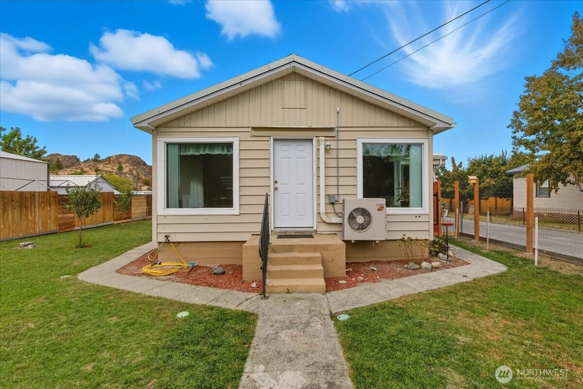 57910 Spokane Boulevard, Grand Coulee, WA 99133