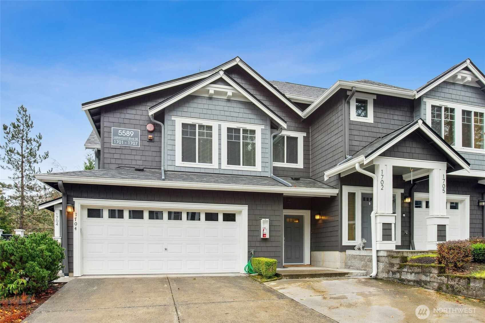 5589 SE Lakemont Blvd SE, Bellevue, WA 98006