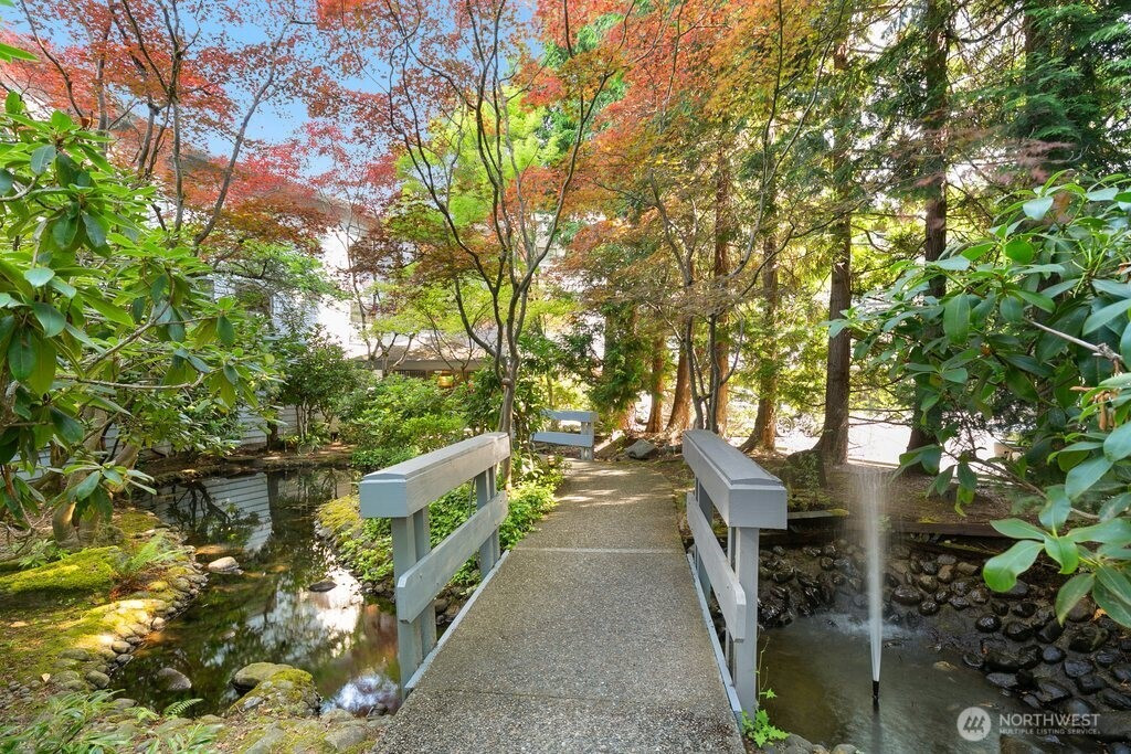 7930 SE 34th Street, Mercer Island, WA 98040